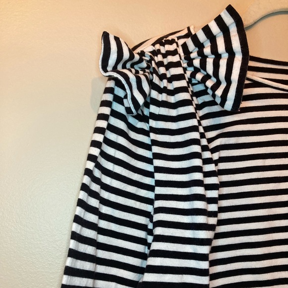 Bow Detail 3/4 Sleeve Stripes Top - Picture 2 of 5